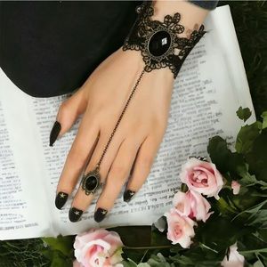 Fashion Black Lace Inlaid Oval Cut Synthetic Gems Crystal Bracelet Ring Hand Har